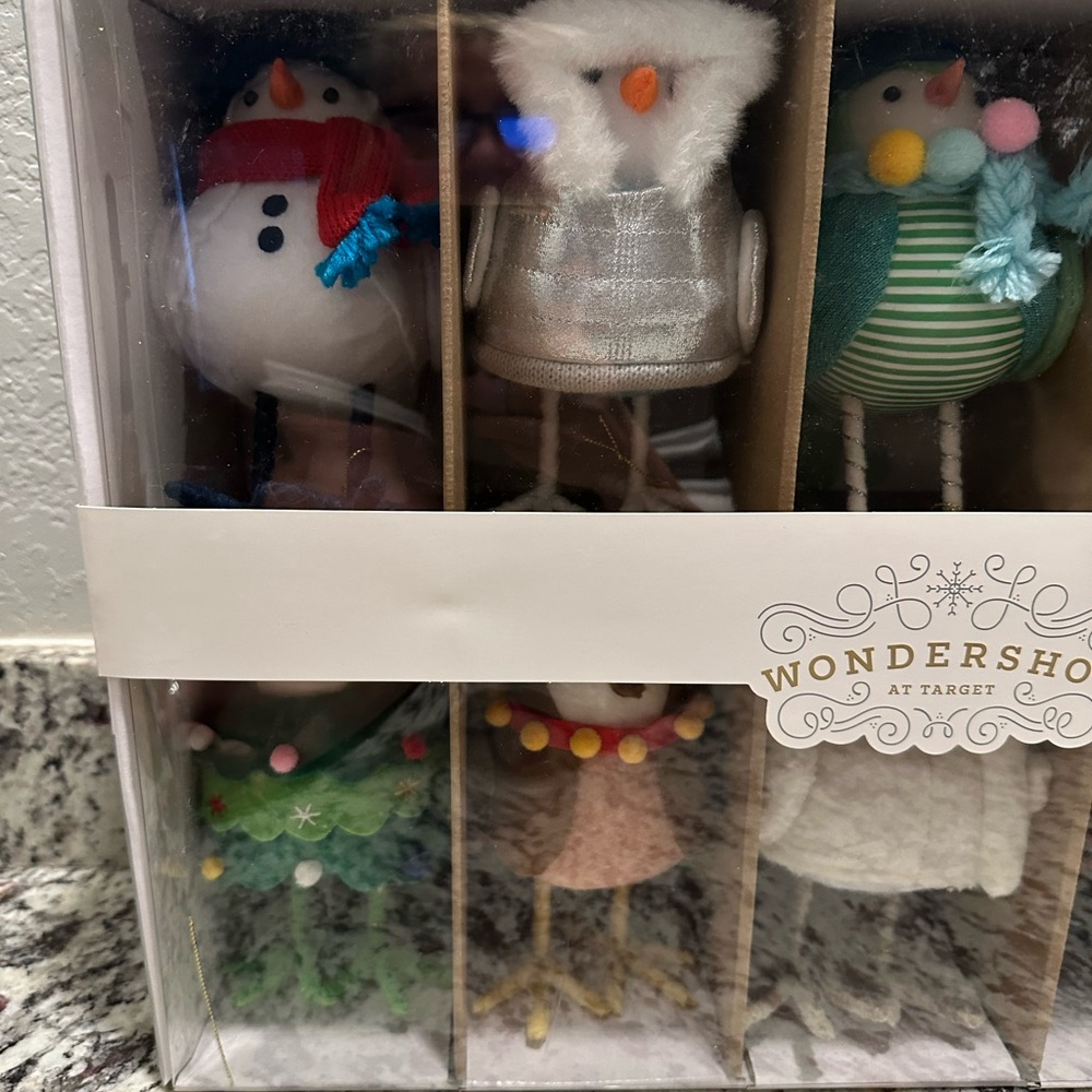 Target Featherly Friends 10 Piece Reunion Collection Christmas Bird Figures 2024 - Picture 9 of 11